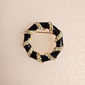 Vintage black enamel goldtone clear rhinestone circle brooch pin prom travel